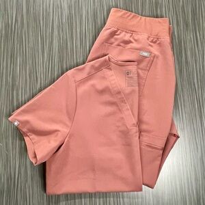 FIGS Casma Three-Pocket Scrub Top and High Waisted Zamora Jogger Scrub Pants